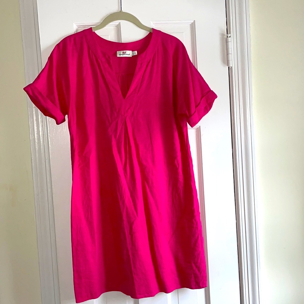 Easy and adorable Fuschia Vineyard Vines dress